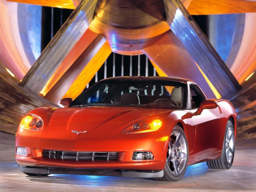  Chevrolet Corvette Coupe 2004 года  (фото 1 из 16)